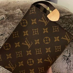 AUTHENTIC LOUIS VUITTON CLUTCH/MAKEUP BAG